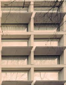LB 39 URSA Roberto Ivens Building