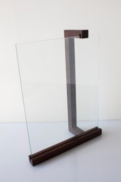 Moldura vertical em Pau Santo 